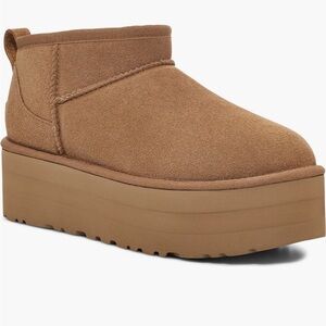 UGG®
Classic Ultra Mini Platform